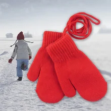 1 пара новых зимних хлопковых теплых детских вязаных перчаток, одноцветные, с веревочкой, для новорожденных мальчиков и девочек, варежки, перчатки, Детская мода