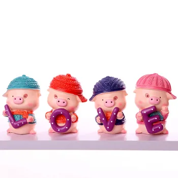 

Love resin doll cute pig ornaments home decoration living room TV cabinet partition crafts modern furnishings