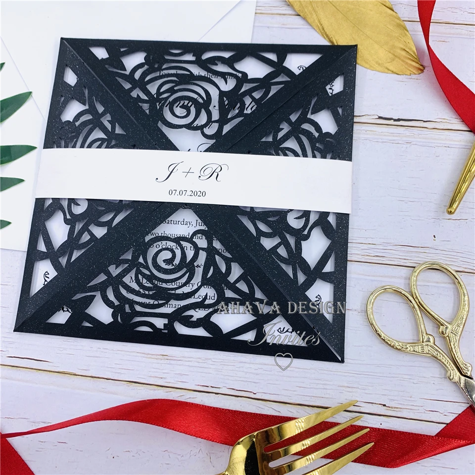 Простая черная лазерная обработка с заказной лентой живота и подходящим