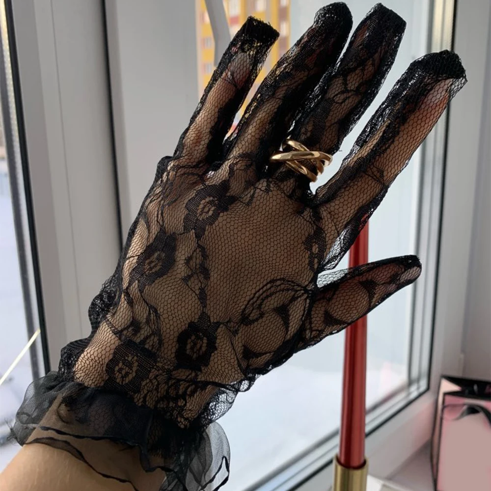 Gucci Lace gloves, Women's Accessories