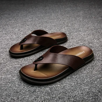 

2019 Summer Men Shoes Flip Flops Anti-slip Leather Shark Letter Comfortable Designer Beach Sandals Slippers Home Bathroom 788