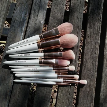 

10pcs Makeup Brushes Set High Quality Eigshow Rose Gold Powder Foundation Blush Contour Kabuki Eye Shadow Lip Make-Up Brush Set