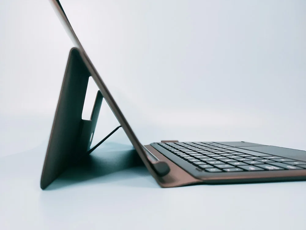 10.5 Inch 4G Android Tablet 2-in-1 Laptop with Keyboard, GPS, Gaming, and 13MP Camera Description Image.This Product Can Be Found With The Tag Names Computer Office, Tablets, Working tablet