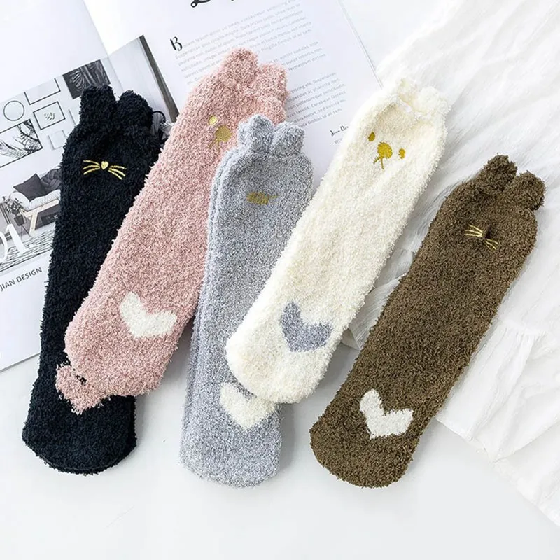 Новинка; женские коралловые носки; бархатные носки с вышивкой; сезон осень-зима; домашние модели с милыми когтями; Дышащие носки-тапочки с ушками для сна