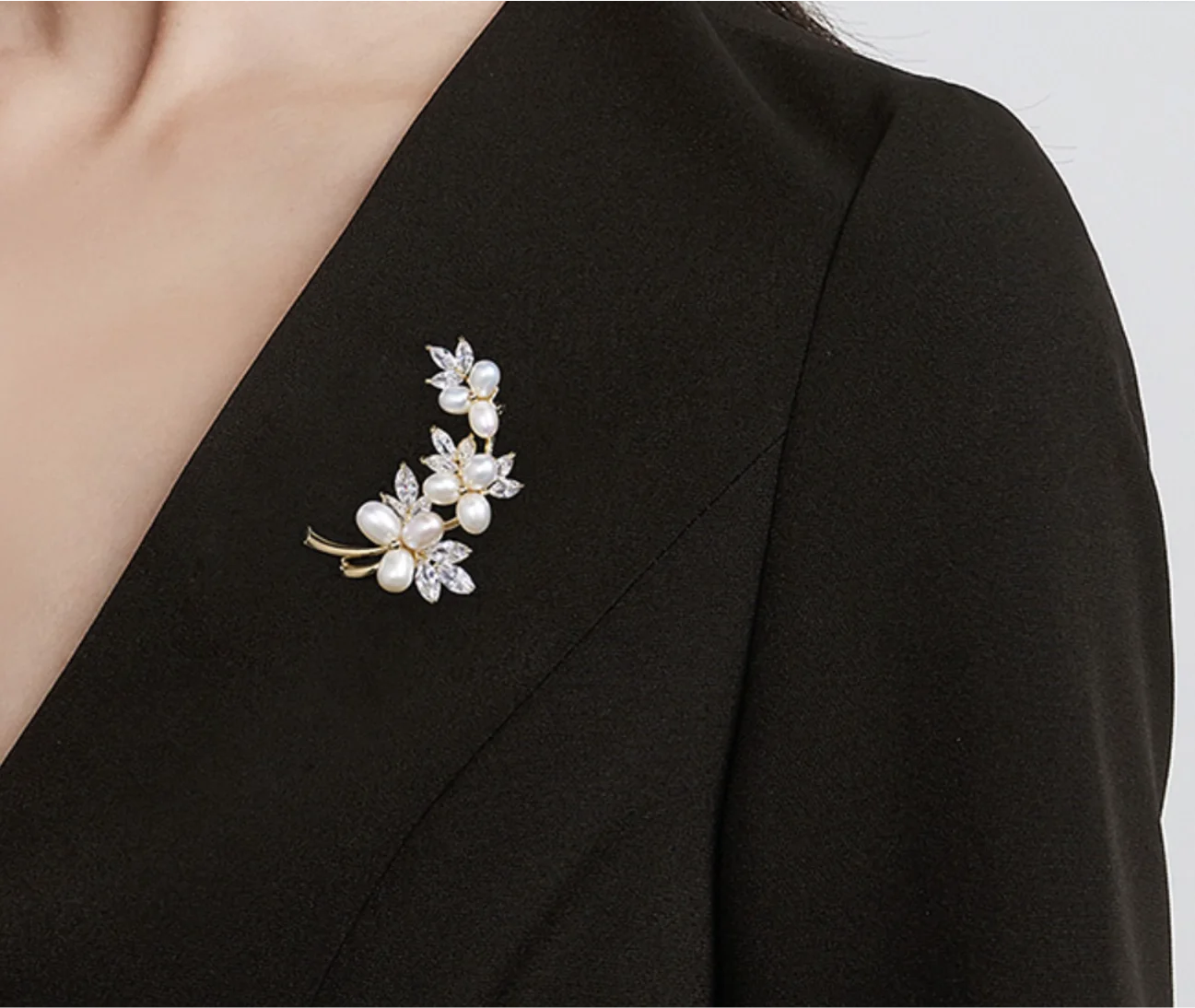 

2023 Trend Flower luxury accessories wild retro Lapel pins Unusual Women's brooch fashion jewelry
