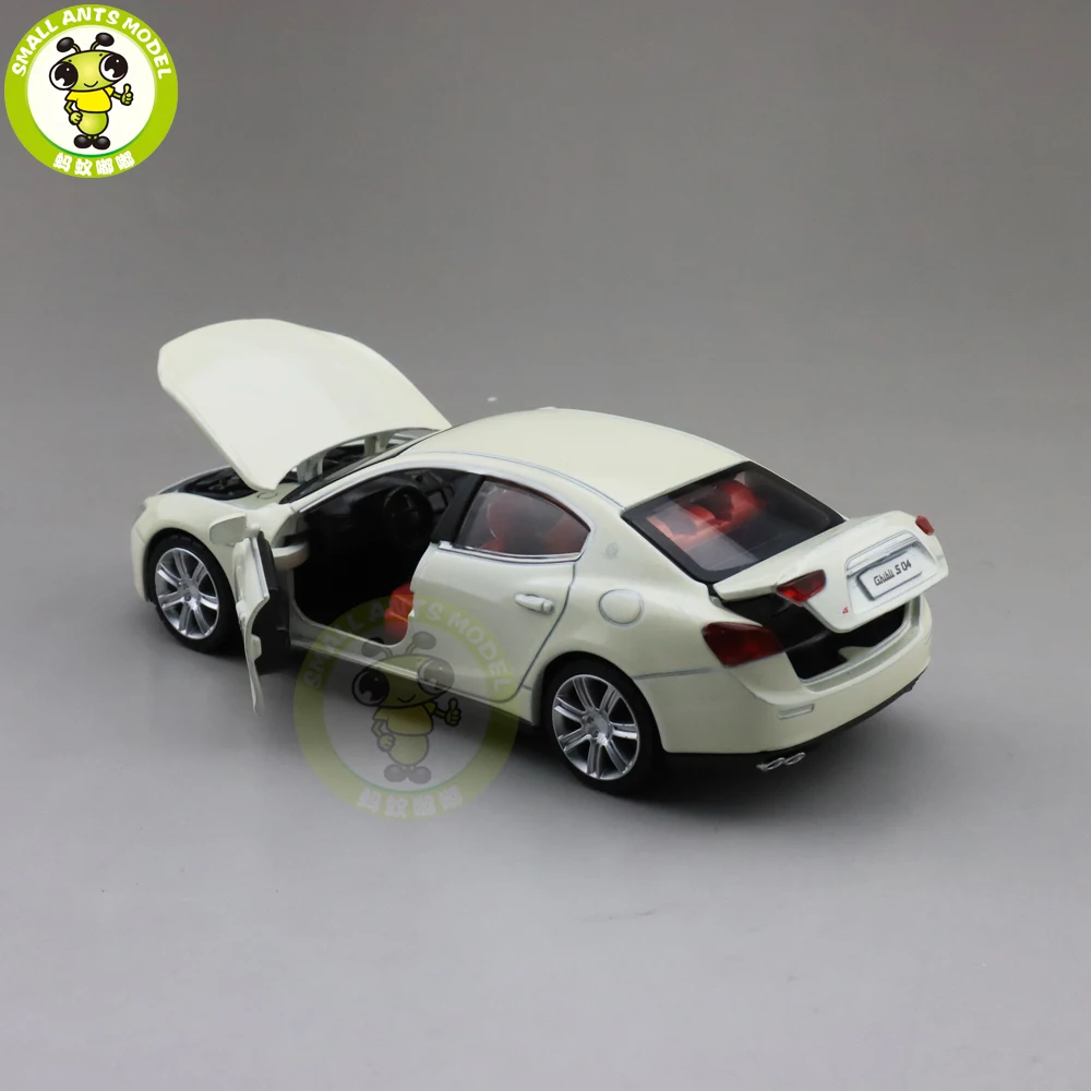 1/32 Maserati Ghibli литая под давлением Модель автомобиля игрушки для детей мальчиков и девочек Подарки звуковое освещение Вытяните назад