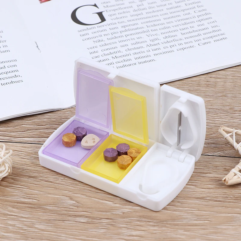 1PCS Portable Mini Travel Cutter Splitter Medicine Storage Splitters Cut Slicer Home Portable Pill Cases Dispenser