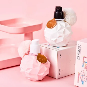 

Winter Milk Peach Hand Cream ting Moisturizing Nourishing Skin Smooth Fine Lines Brighten Skin Tone Cream