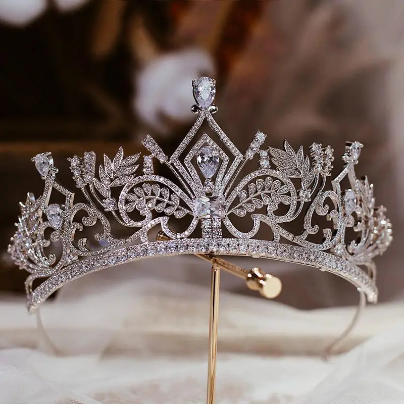 

Bridal Hair Jewelry Zircon Zirconia Tiaras and Crowns New Queen Princess Diadem Headband For Evening Dress Wedding Accessories