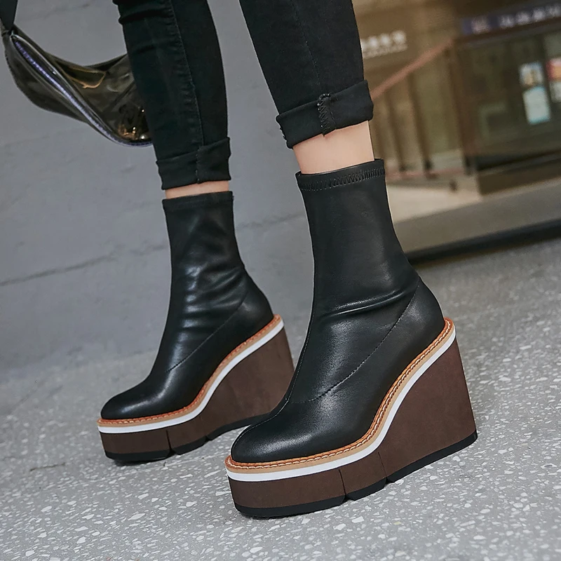 Scarpe donna/женские ботинки; женская обувь из флока; chaussures femme; Плюшевые ботинки на платформе; теплые женские зимние ботинки без застежки