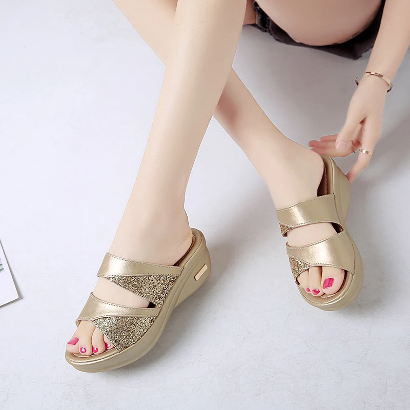 

2020 new Women Slippers Flip Flops Summer Slides Women Shoes Crystal Diamond Bling Beach Slides Sandals Casual Shoes
