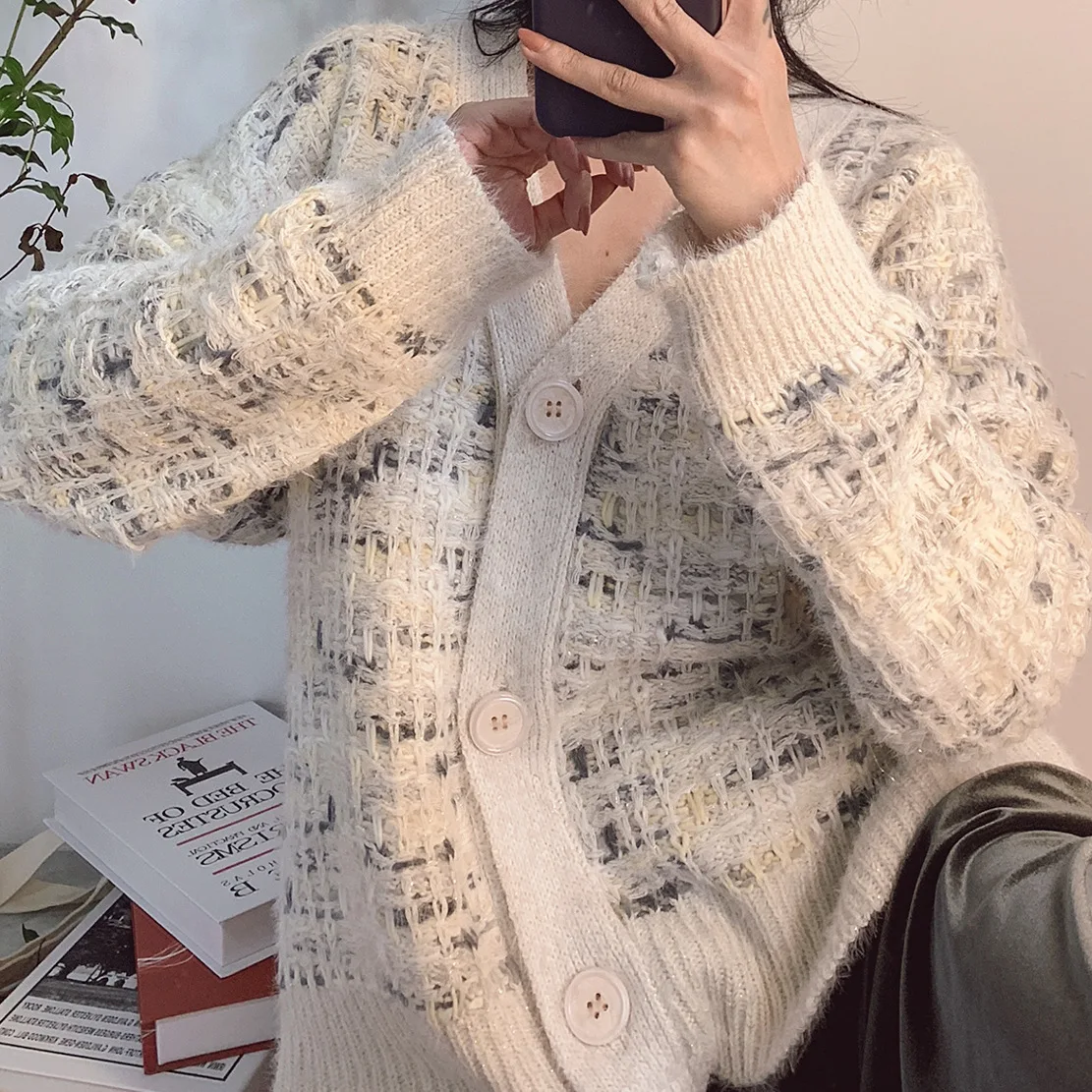 

2019 Autumn Sweater New Women Plaid Rabbit Fur Imitation Gold Mink Mixed Color Line Irregular V-Neck Cardigans Sweater Women