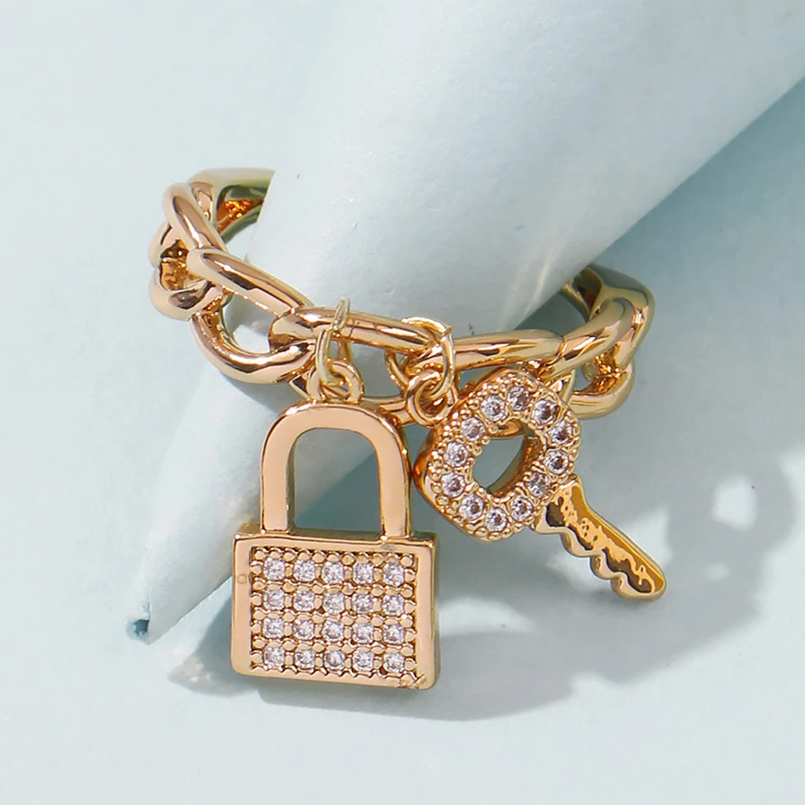 

Punk Gold Color Women Rings Bohemia Shiny Crystal Padlock Key Pedant Statement Rings for Lovers Cool Rock Finger Jewelry Charm