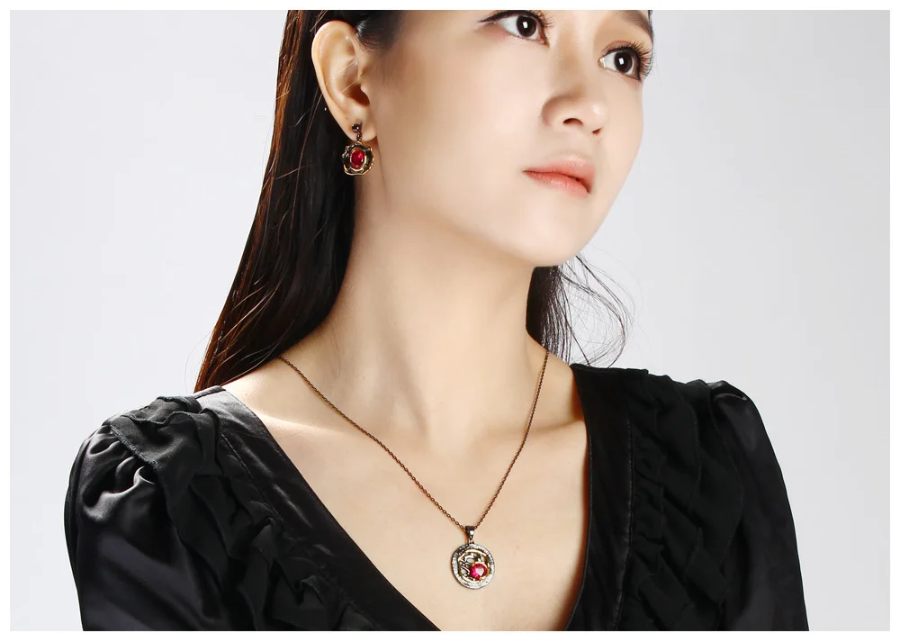 black pendant (10)