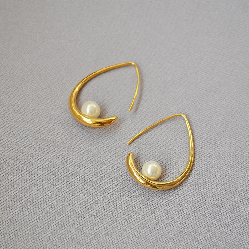 

CMajor Fashion Brass Jewelry Delicate Temperament Water Drop Inlaid with Artificial Pearls Gold Color Hoop Earrings for Women