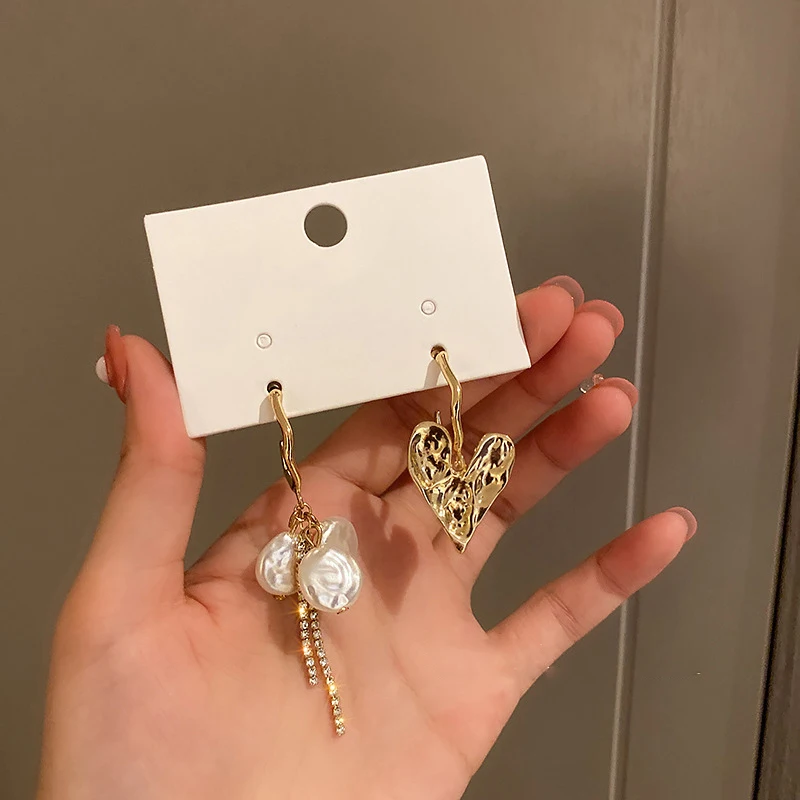 Han Edition Of The New Asymmetric Baroque Imitation Pearl Earrings Contracted Geometric Heart-shaped Earrings Women Jewelry