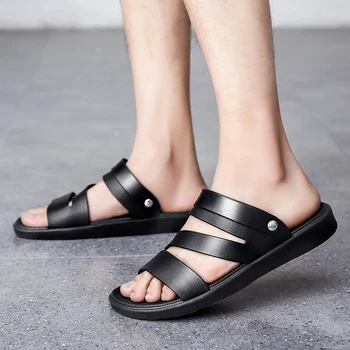 

Two men wear sandals in the summer of 2020 the new leisure driving soft bottom hole hole shoes, EVA slippers leisure beach shoes