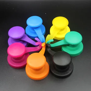 

Super magnetic hook,Permanent magnet of NdFeB,waterproof magnet with Colorfull plastic shellbe used on iron surface D43mm 2pcs