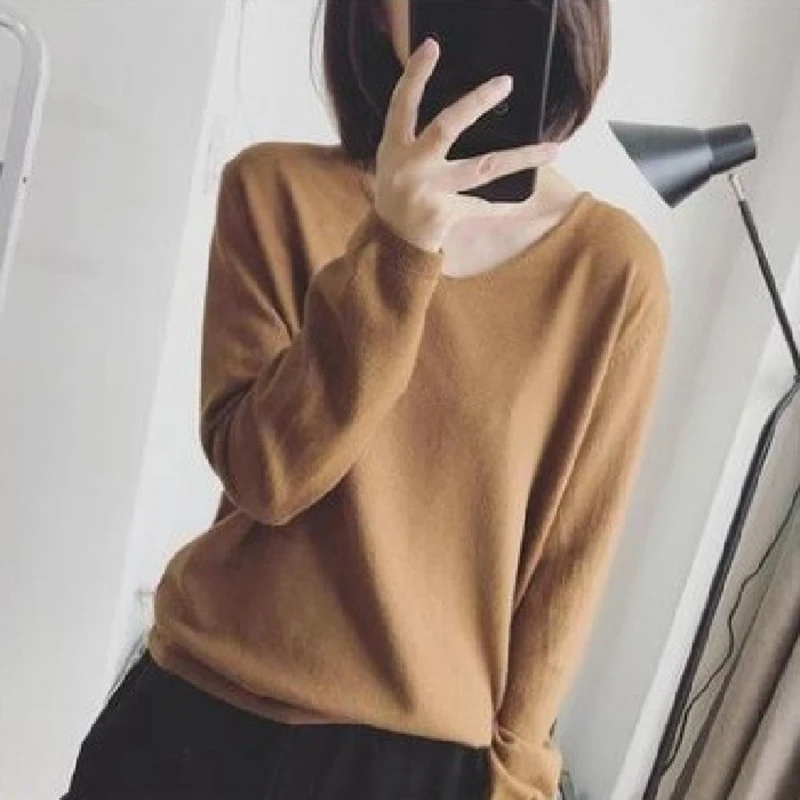 

2020 Winter Women's Oversize Pullover Sweater Causal OL Commute Loose Long Sleeves and V-neck Knitted Bottoming Shirt