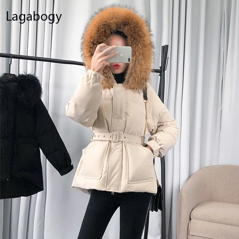 クラシック Lagabogy 女性の短い冬のジャケット アライグマの毛皮の襟 アヒルのダウンコート 暖かいフード付きのルーズオーバーコート ベルトパーカー 21 販売品 Www Guildtheatre Co Za
