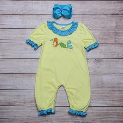 Vêtements d'été pour filles, dentelle bleue, encolure jaune, manches courtes, motif brodé trois dinosaures, barboteuse pour bébés 