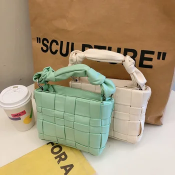 

Woven Mini Cloud Bag Soft Personality Bucket Bag Rope Knot Niche Cute Messenger Mobile Phone Bag Designer Bags Louis Women Bags