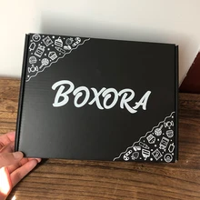 100 шт./лот, высокое качество, гофрированная бумага, почтовых отправлений, черные коробки с принтом логотипа, упаковка для волос, одежда для футболок, коробки