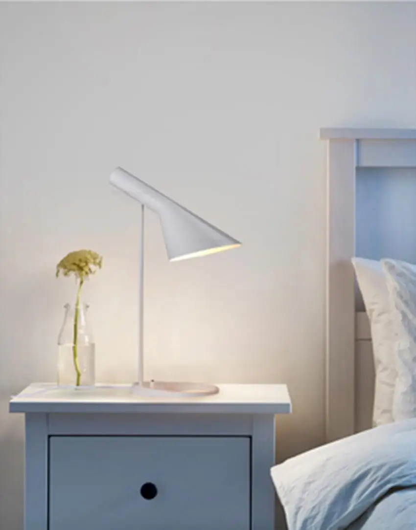 Современная светодиодная простая настольная лампа для Северной Европы, прикроватная лампа для спальни, художественная простая настольная лампа AJ, офисный декоративный Настольный светильник, Luminaria
