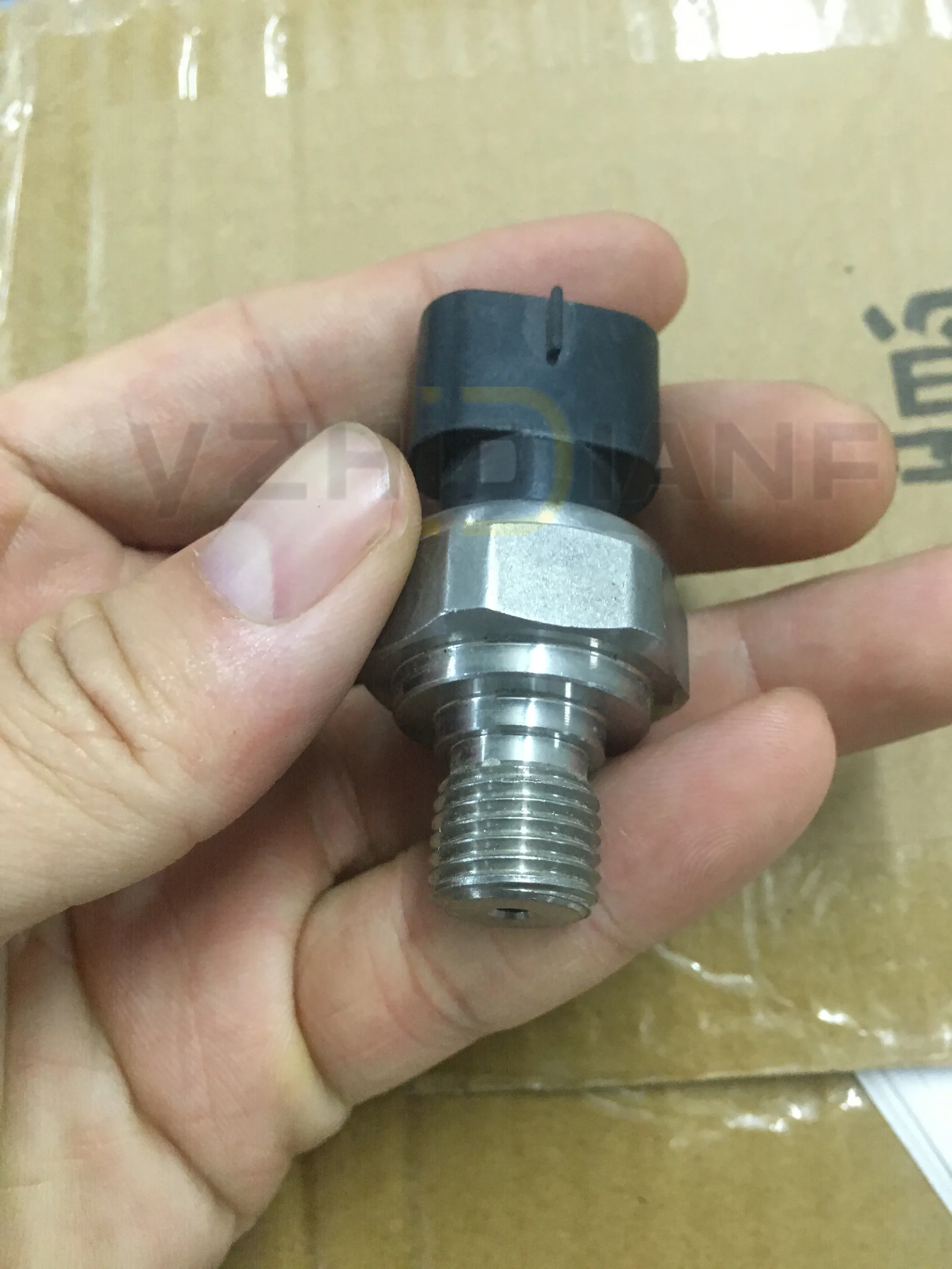 

1x oil pressure switch sensor 89637-63010 89637-B2010 for Toyota- Auris- Avensis- Previa- Tarago- RAV4 CVT Daihatsy- mira-