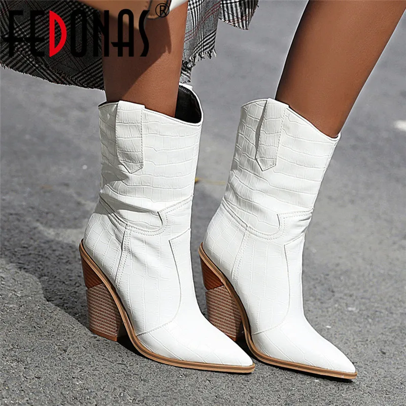 FEDONAS/короткие женские ботинки в западном стиле; вечерние туфли для танцев; женские кожаные ботильоны на не сужающемся книзу массивном каблуке; зимние теплые ботинки; большие размеры