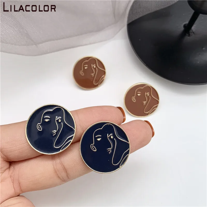 

Fashion Design Women Face Stud Earrings Korean Simple Alloy Metal Ear Jewelry Lady Girls Earrings for Party Beach Accessory