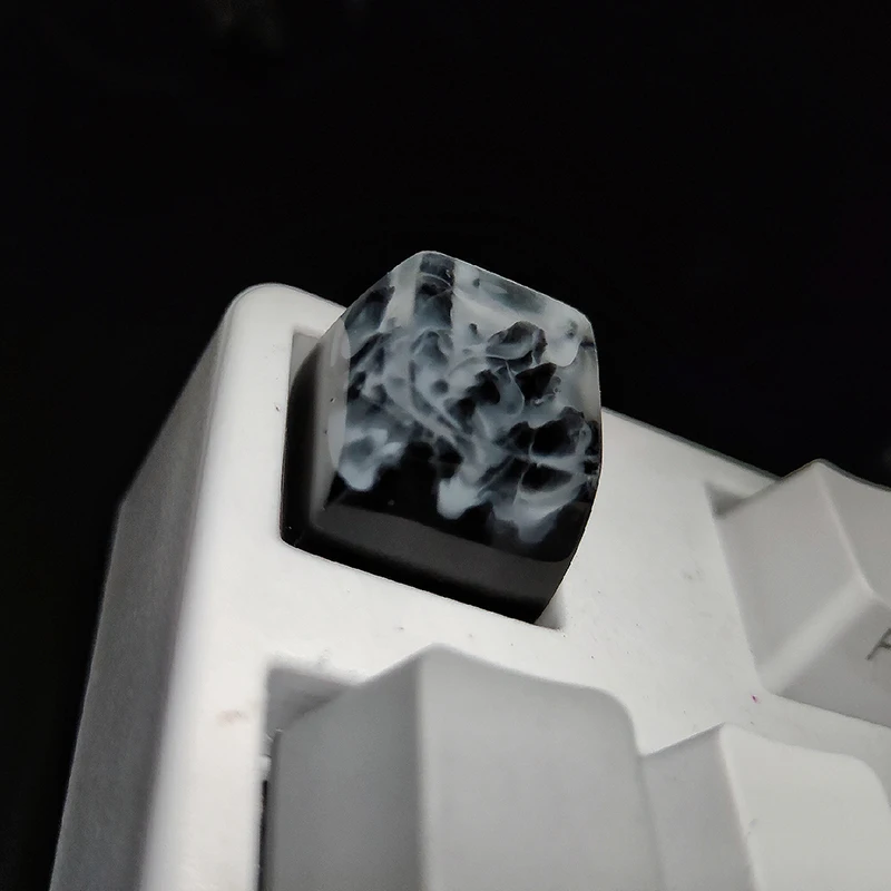 

Cross axis mechanical keyboard key caps personality resin keyboard caps game personality light transmission handmade ESC F11 key