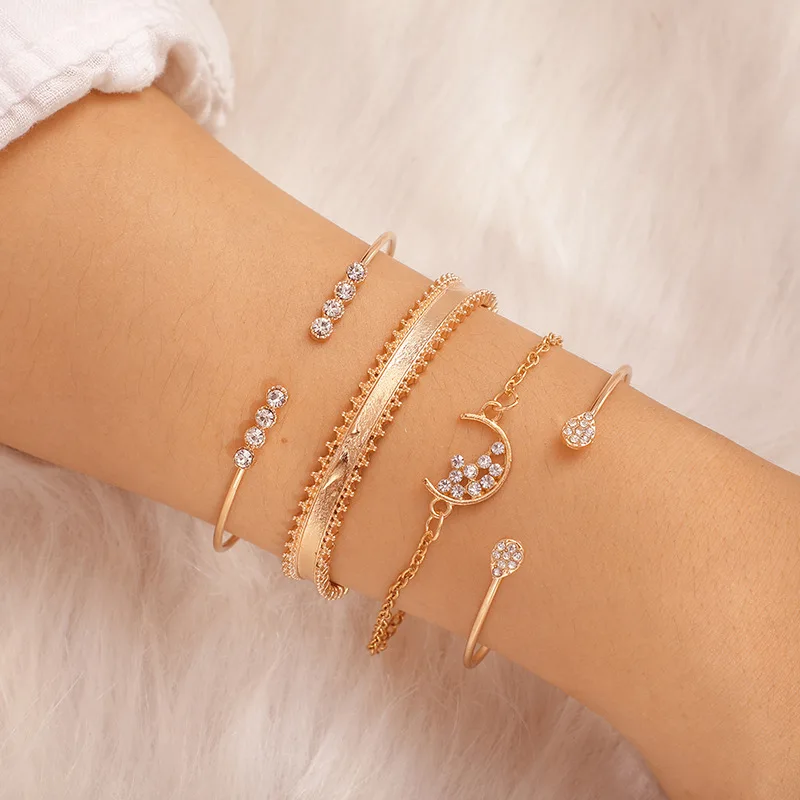 

Ubuhle Classic Moon Shape Bracelet Round Crystal Rhinestone Multilayer Open Bracelets Set for Women Fashion Party Jewelry Gifts