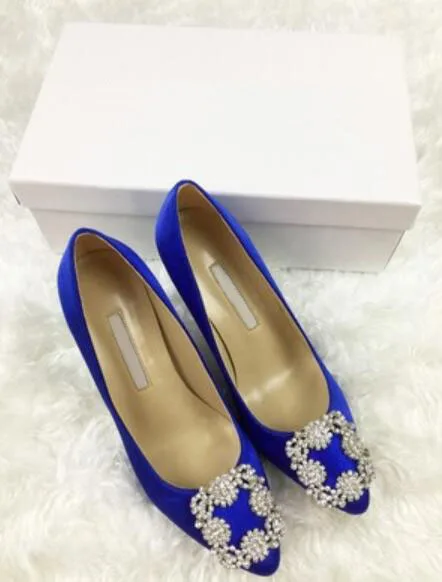 Nuevo diseño de marca Италия bombas с волнообразным краем; zapatos de boda de seda genuina tacones con diamantes plateados Женская обувь boda Зап