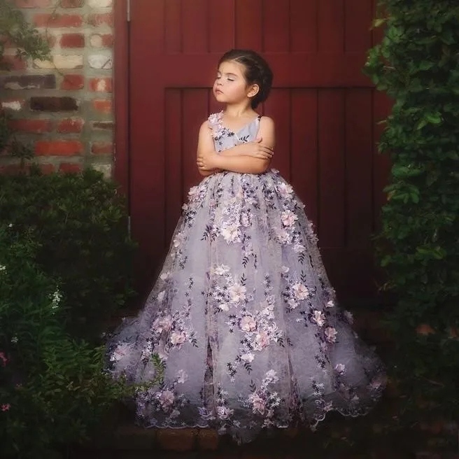 lavender-lace-little-girls-pageant-dresses-3d-floral-appliques-toddler-ball-gown-flower-girl-dress-floor-length-tulle-first-communion-gowns (2)_conew1