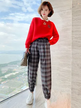 

Contrasting color doll small lapel stitching round neck sweater + plaid trousers suit women 2020 autumn new