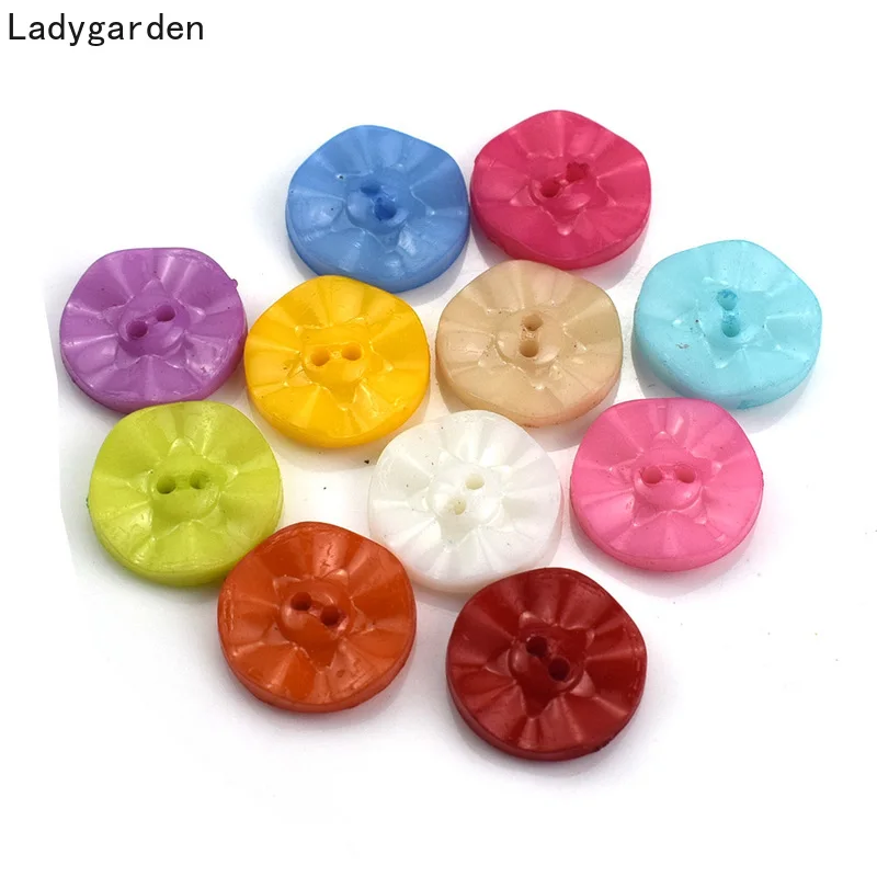 

100 шт цветок Форма Смешанные Цвета Смола Кнопки пальто свитер Кнопка шитье декоративная одежда аксессуары 15 мм 2 отверстия Кнопка