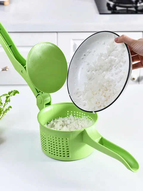 Romote Spinner Vegetable Creative Pressing Vegetable Stuffing Squeezer Fruit Squeezing Tool Hand-Pressure Dehydration Tool for Kitchen Dining (Green)