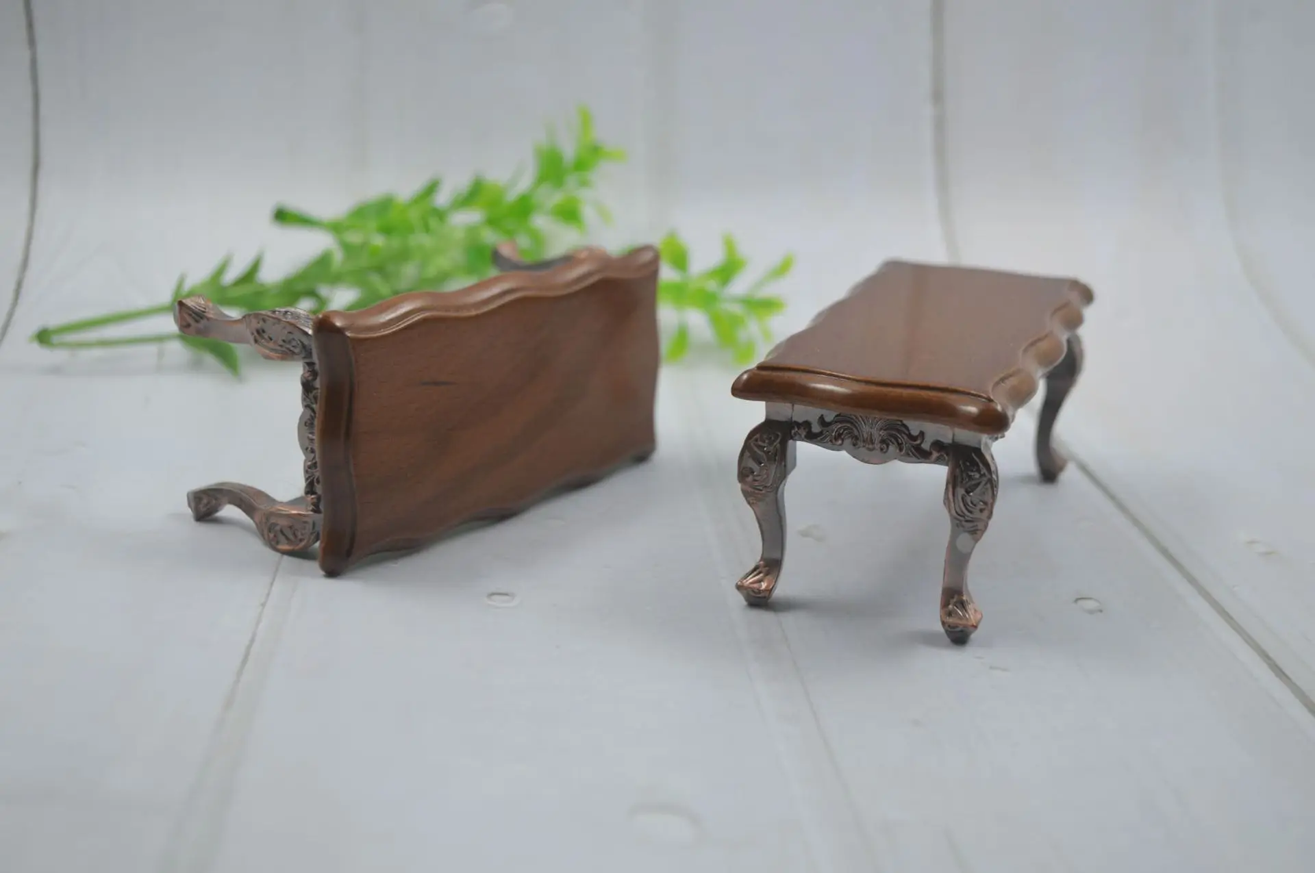1; 12 Miniature Doll House CHILDREN'S Toy Furniture Model Round Table Retro Nostalgic European Style Mini Table Decoration