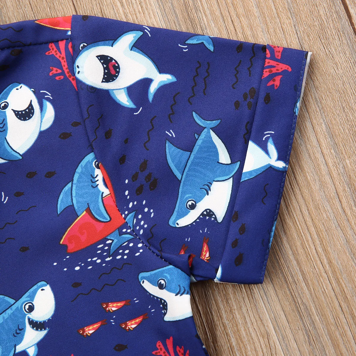 Комплект из 2 предметов, одежда для маленьких джентльменов футболка с короткими рукавами и изображением акулы Топы+ однотонные штаны, шорты, комплект летней одежды
