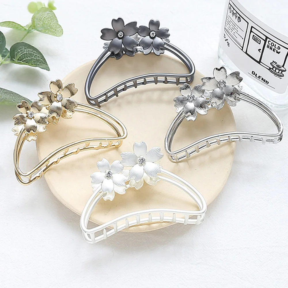 

New Big Flower Retro Hair Claws for Women Girls Hair Barrettes Hairpin Crab Metal Hair Claw Clips Hair Accessories Headwear