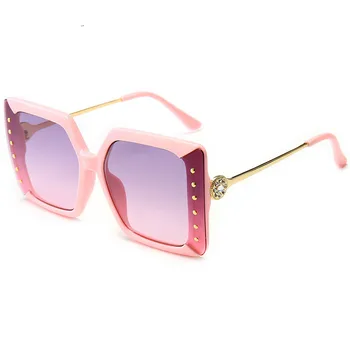 

Woman And Man Personality Trend Street Shooting Sun Glasses Women's Hundred Towers Square Large Frame Sunglasses UV400 Summer