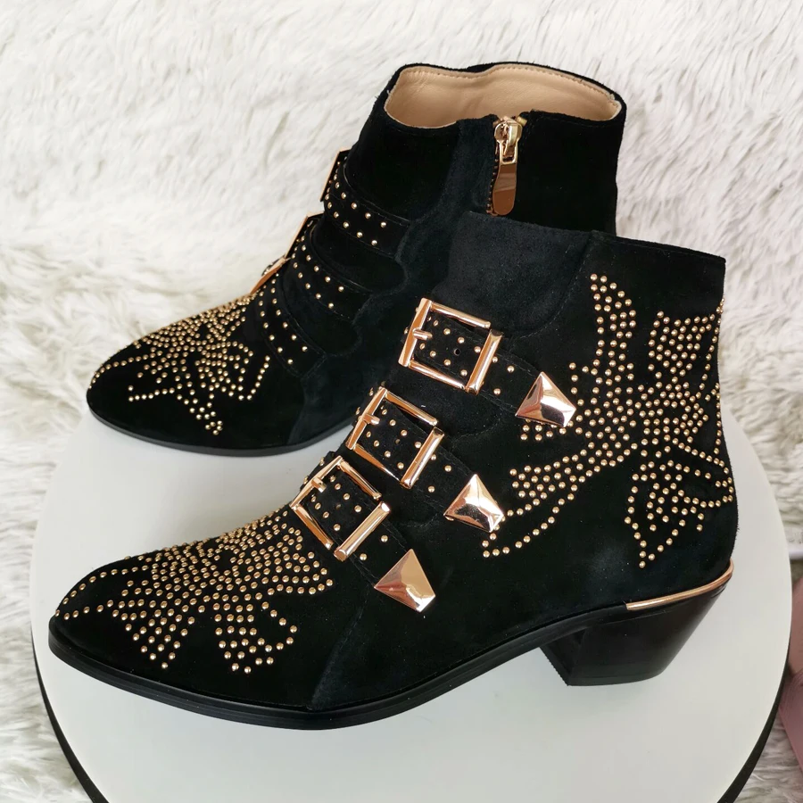 Популярные женские ботильоны из натуральной кожи с заклепками; зимние ботинки для подиума на не сужающемся книзу массивном каблуке; ковбойские мотоциклетные ботинки с пряжкой - Цвет: Black suede