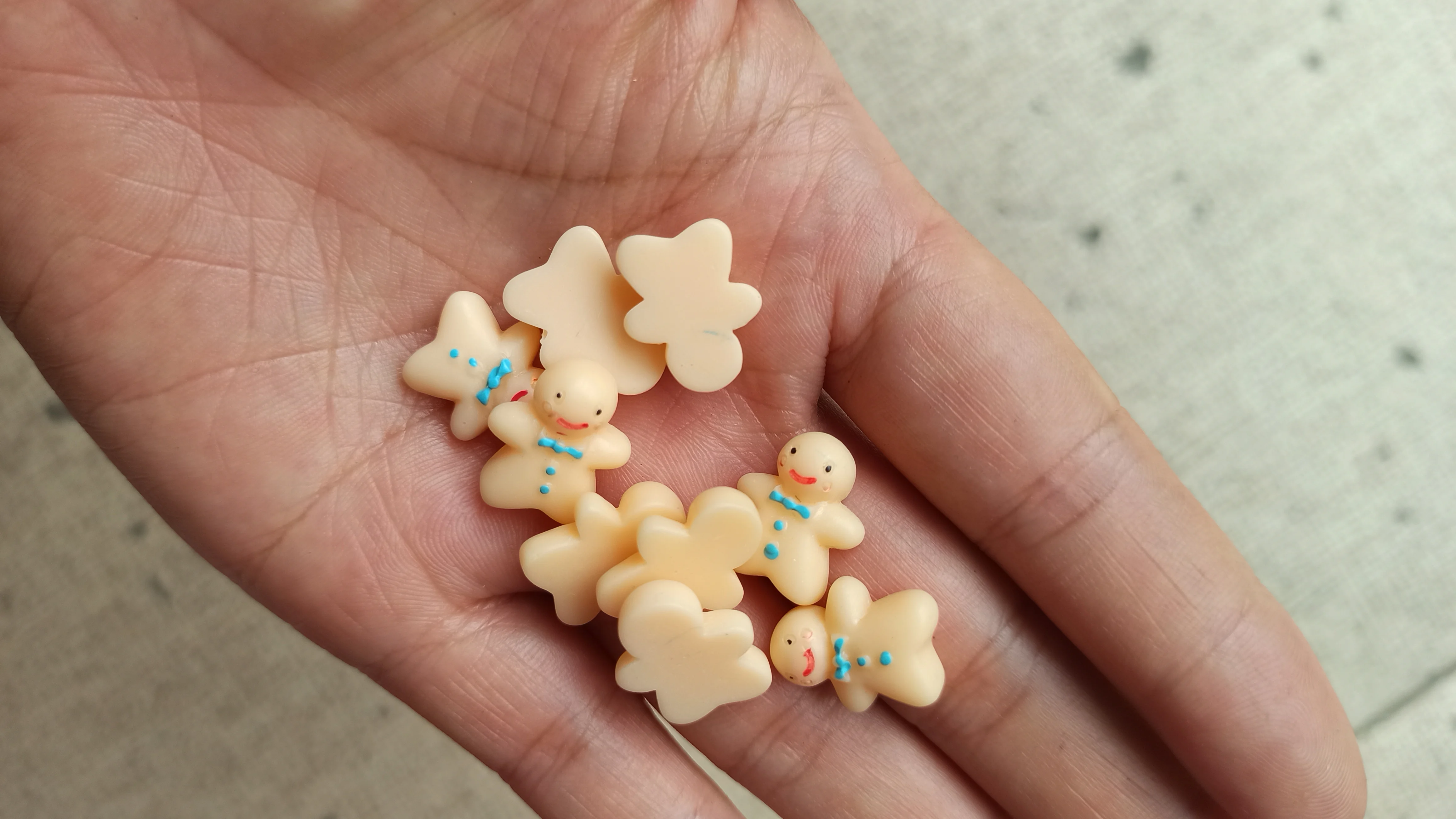 1pcs/lot resin flatback blue bow Gingerbread man 17mm Cabochons Scrapbooking Hair Bow Center DIY Christmas decration C109-8
