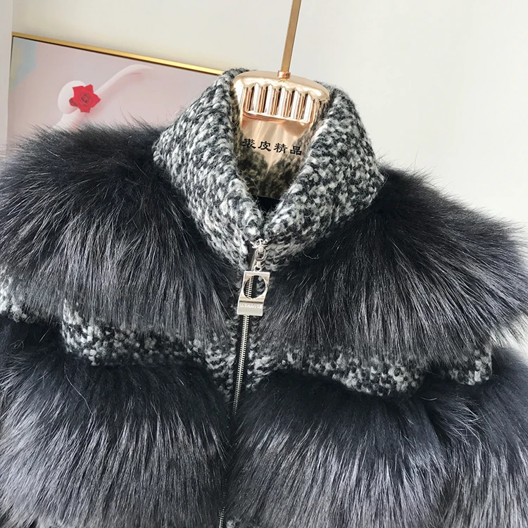 Multi  Color Luxury Fashion Short Winter Thick Warm Women's Raccoon Fur Jacket Zipper Casual Real Fur Coat With Wool Fabric