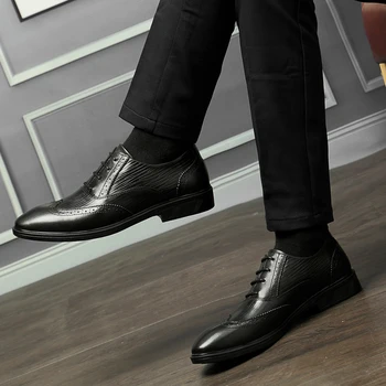 

Handmade Genuine Leather Brogue Shoes Men Spring New Dress Shoes Formal Wedding Shoes Platform Men Shoes