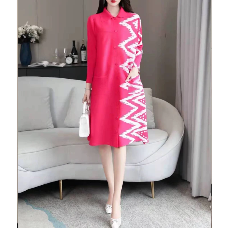 

2021 new autumn women's A-line dress Miyak Pleated Large size long-sleeved retro heavy brick printing dress red