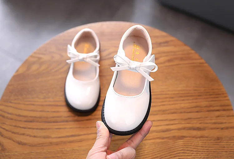 best leather shoes Girls Leather Shoes 2022 Spring New Fashion Children Shoes Solid Bow Princess Non-slip Soft Flat Kids Shoes E586 children's sandals