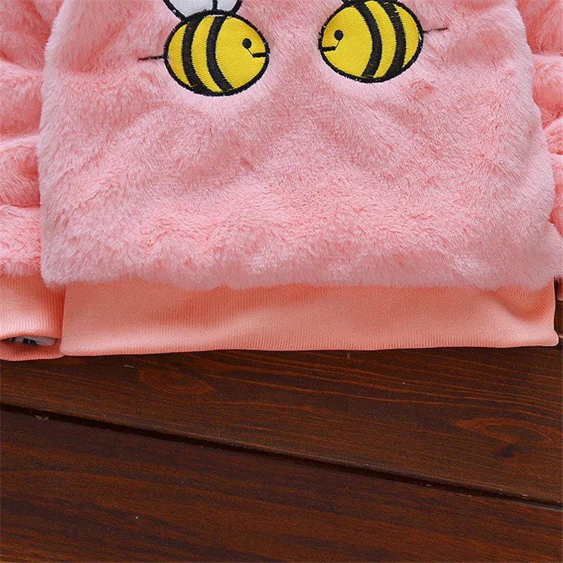 4593651551_1702989597