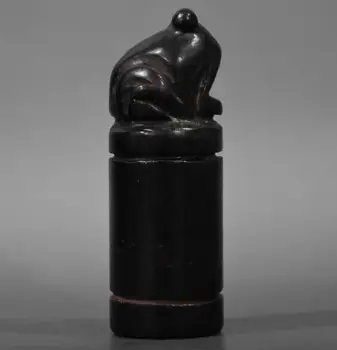 

Hongshan culture archaize black iron meteorite sculpture frog seal statue